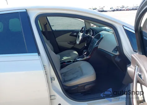 2015 Buick Verano из США, поврежденный, VIN 1G4PP5SK0F4208172